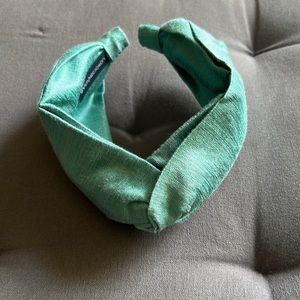 Headband with knot